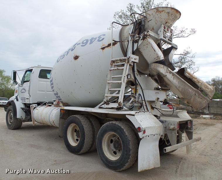 image for item DA2662 2004 Sterling LT8500 ready mix truck
