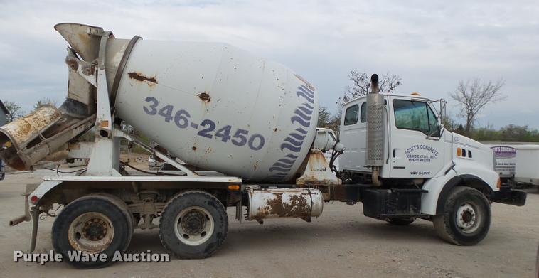 image for item DA2662 2004 Sterling LT8500 ready mix truck