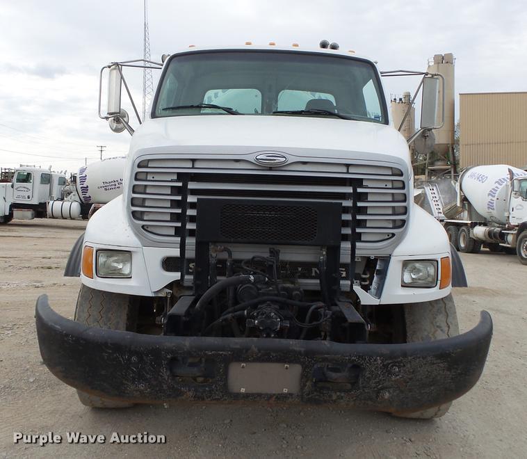 image for item DA2662 2004 Sterling LT8500 ready mix truck