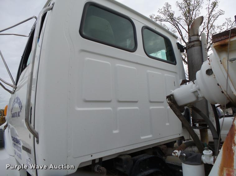 image for item DA2662 2004 Sterling LT8500 ready mix truck