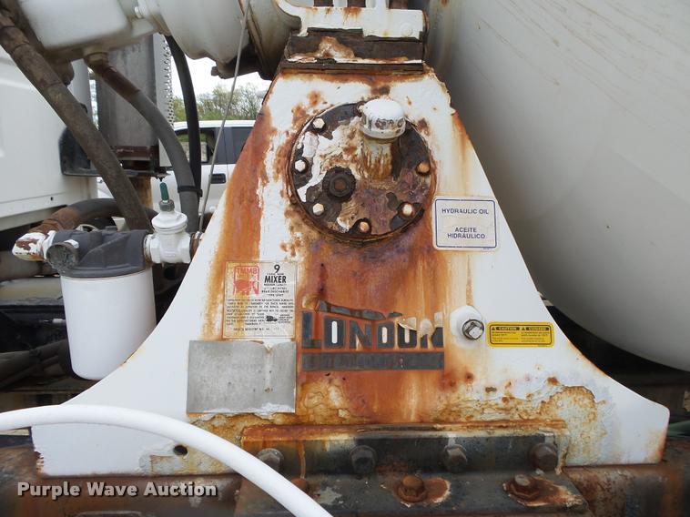 image for item DA2662 2004 Sterling LT8500 ready mix truck