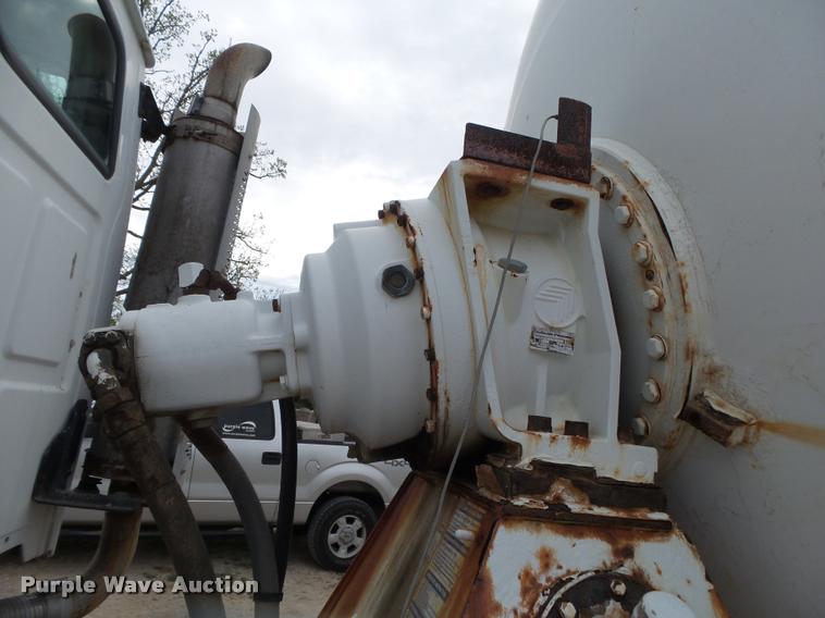 image for item DA2662 2004 Sterling LT8500 ready mix truck