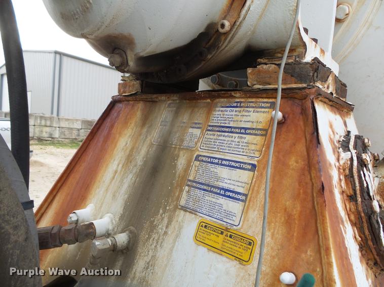 image for item DA2662 2004 Sterling LT8500 ready mix truck