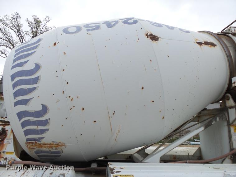 image for item DA2662 2004 Sterling LT8500 ready mix truck