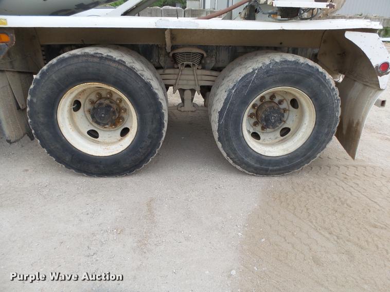 image for item DA2662 2004 Sterling LT8500 ready mix truck