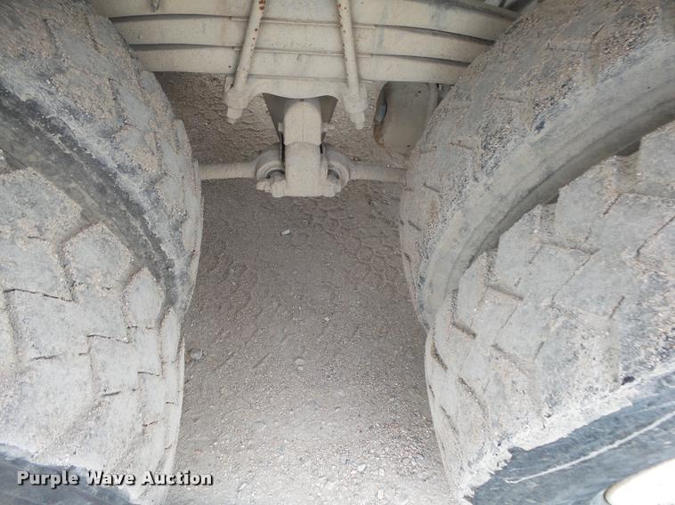 image for item DA2662 2004 Sterling LT8500 ready mix truck