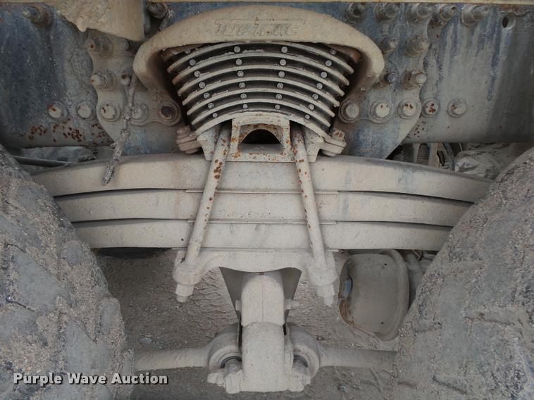 image for item DA2662 2004 Sterling LT8500 ready mix truck