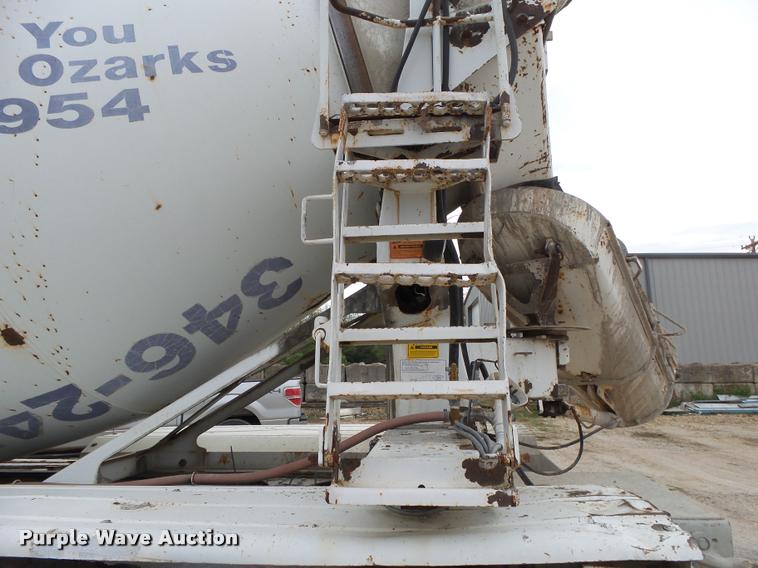 image for item DA2662 2004 Sterling LT8500 ready mix truck