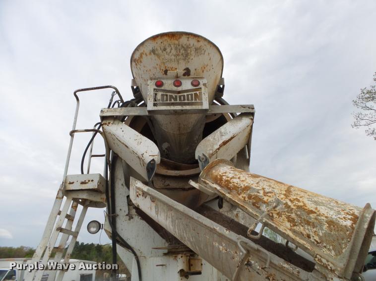 image for item DA2662 2004 Sterling LT8500 ready mix truck