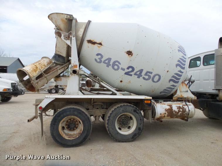 image for item DA2662 2004 Sterling LT8500 ready mix truck