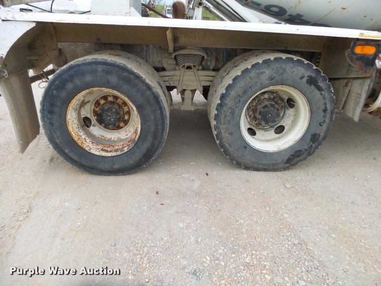 image for item DA2662 2004 Sterling LT8500 ready mix truck