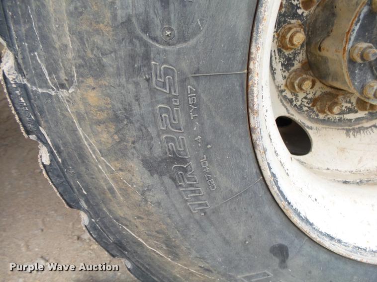 image for item DA2662 2004 Sterling LT8500 ready mix truck