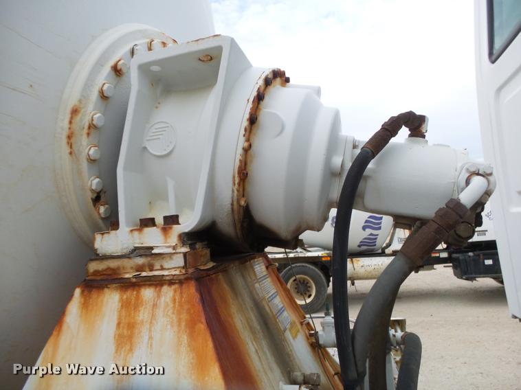 image for item DA2662 2004 Sterling LT8500 ready mix truck