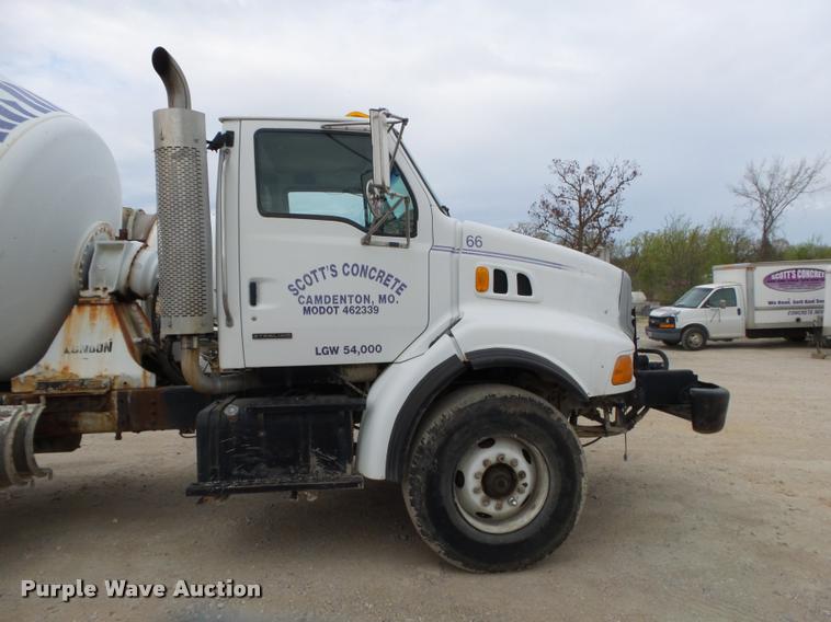 image for item DA2662 2004 Sterling LT8500 ready mix truck