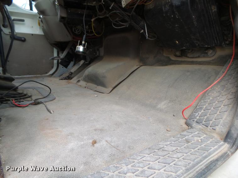 image for item DA2662 2004 Sterling LT8500 ready mix truck