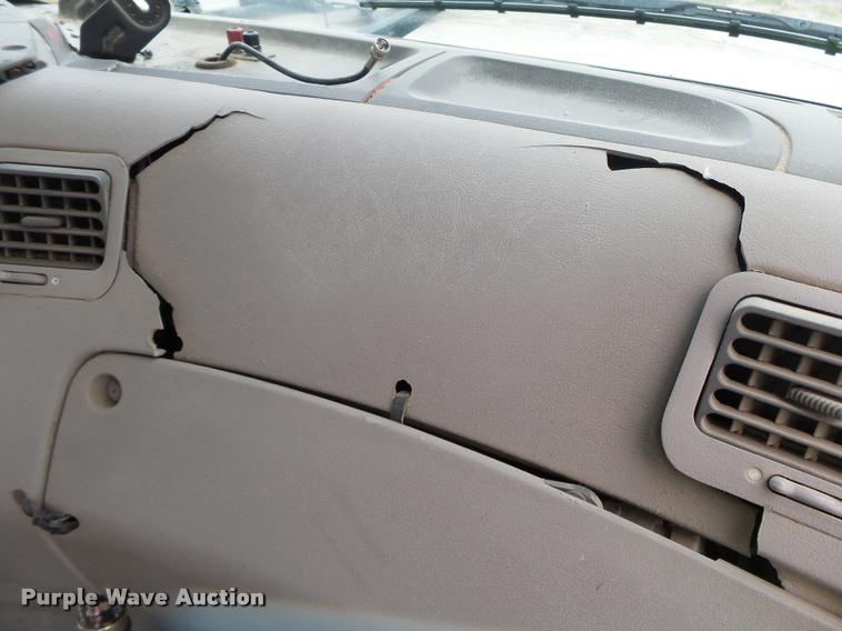 image for item DA2662 2004 Sterling LT8500 ready mix truck