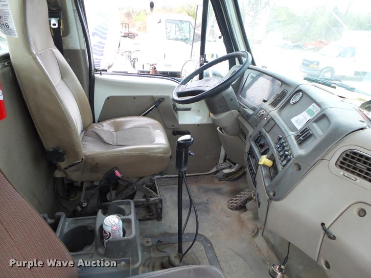 image for item DA2662 2004 Sterling LT8500 ready mix truck