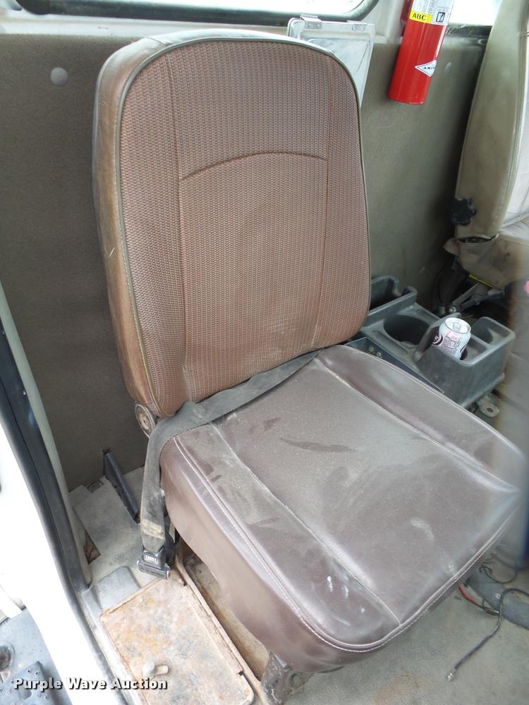 image for item DA2662 2004 Sterling LT8500 ready mix truck