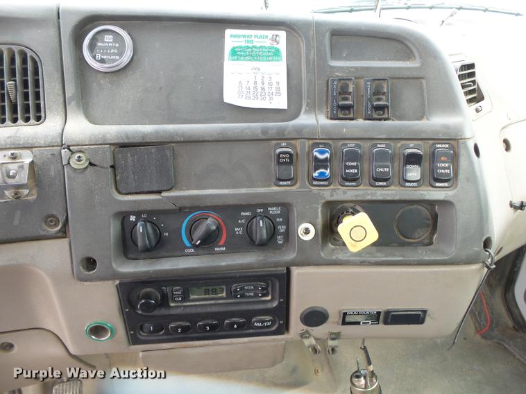 image for item DA2662 2004 Sterling LT8500 ready mix truck