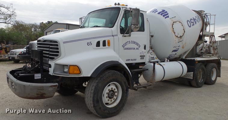 image for item DA2663 2004 Sterling LT8500 ready mix truck