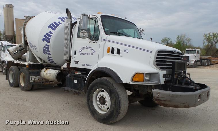image for item DA2663 2004 Sterling LT8500 ready mix truck