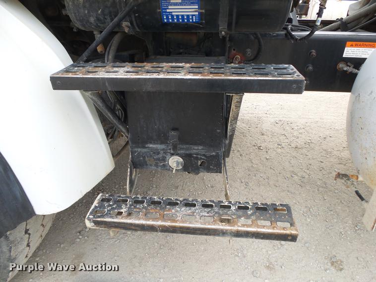 image for item DA2663 2004 Sterling LT8500 ready mix truck