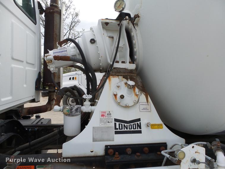 image for item DA2663 2004 Sterling LT8500 ready mix truck