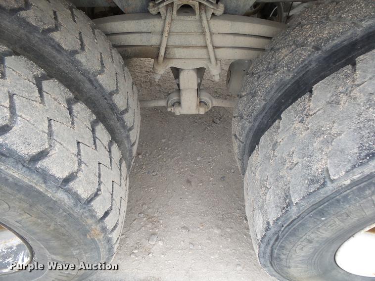 image for item DA2663 2004 Sterling LT8500 ready mix truck