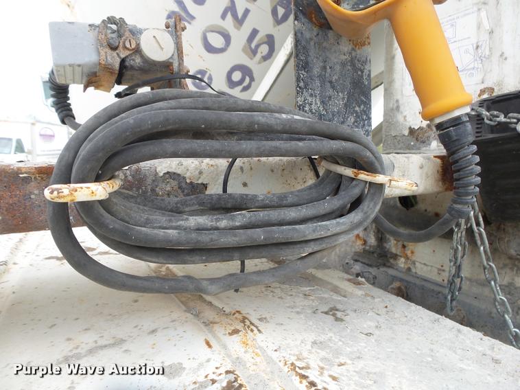 image for item DA2663 2004 Sterling LT8500 ready mix truck