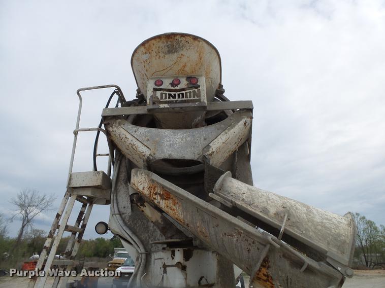 image for item DA2663 2004 Sterling LT8500 ready mix truck