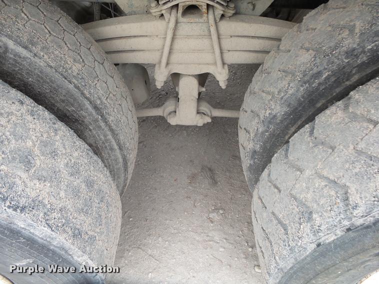 image for item DA2663 2004 Sterling LT8500 ready mix truck