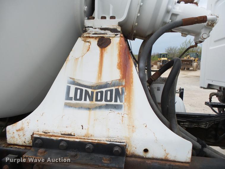 image for item DA2663 2004 Sterling LT8500 ready mix truck