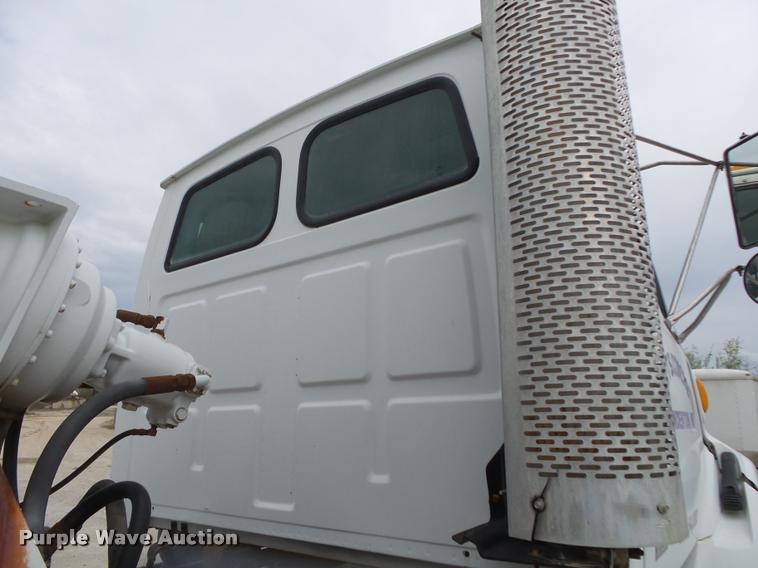image for item DA2663 2004 Sterling LT8500 ready mix truck