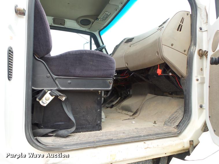 image for item DA2663 2004 Sterling LT8500 ready mix truck