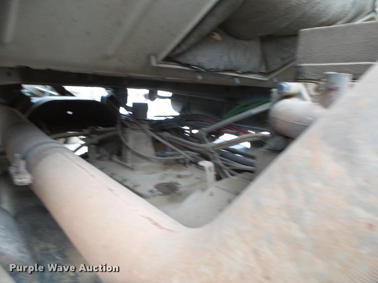 image for item DA2663 2004 Sterling LT8500 ready mix truck