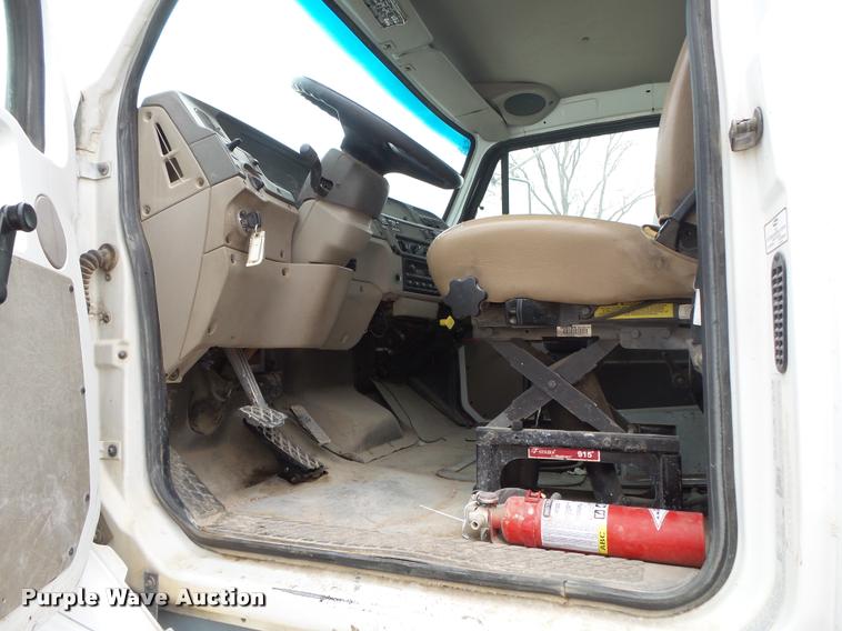 image for item DA2663 2004 Sterling LT8500 ready mix truck