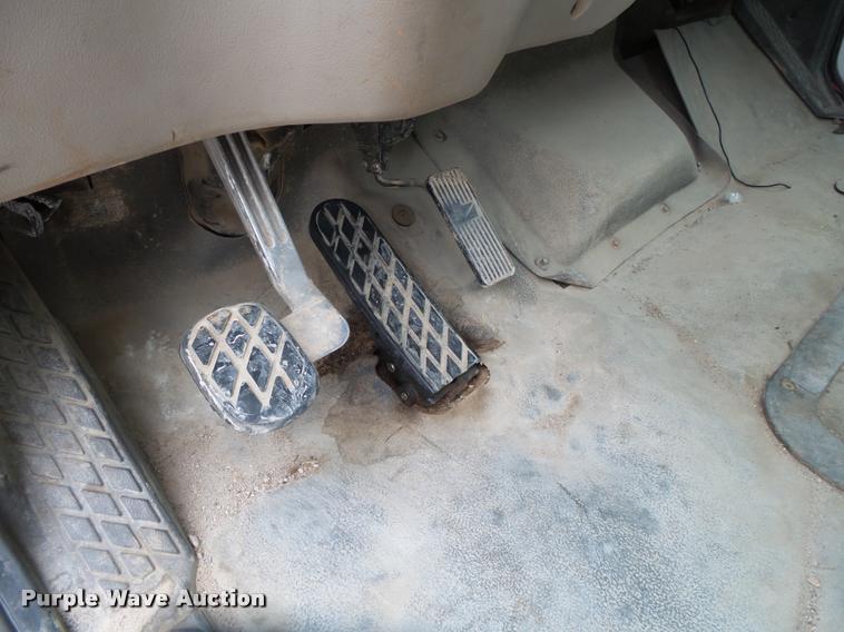 image for item DA2663 2004 Sterling LT8500 ready mix truck