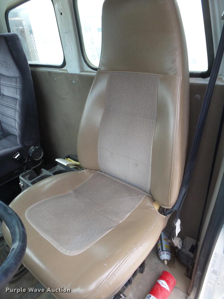 image for item DA2663 2004 Sterling LT8500 ready mix truck