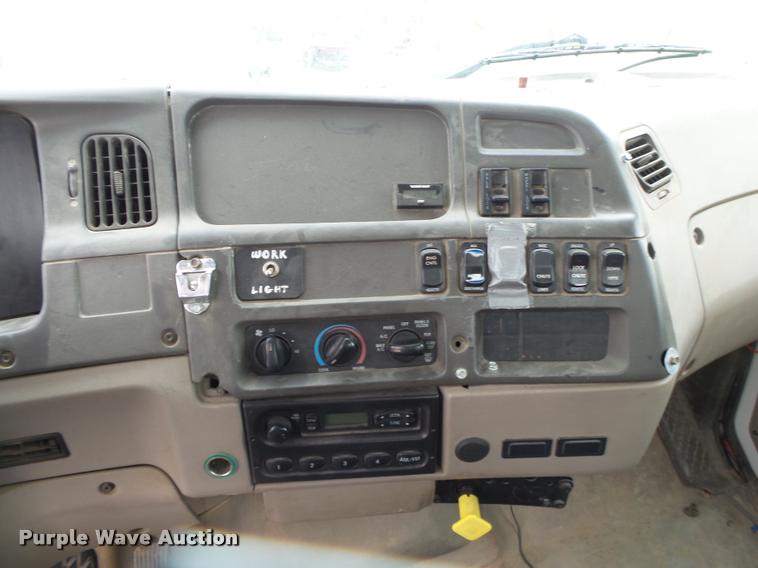 image for item DA2663 2004 Sterling LT8500 ready mix truck