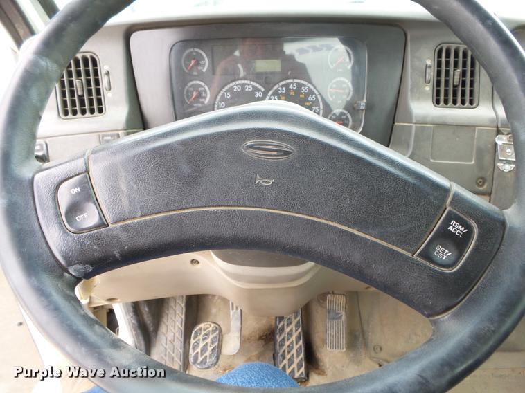 image for item DA2663 2004 Sterling LT8500 ready mix truck