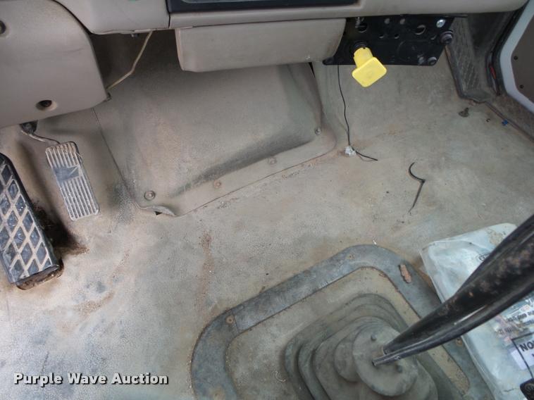 image for item DA2663 2004 Sterling LT8500 ready mix truck