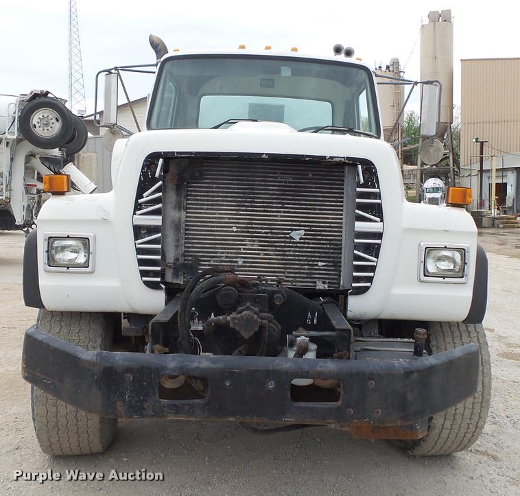 image for item DA2664 1997 Ford LT8000 ready mix truck