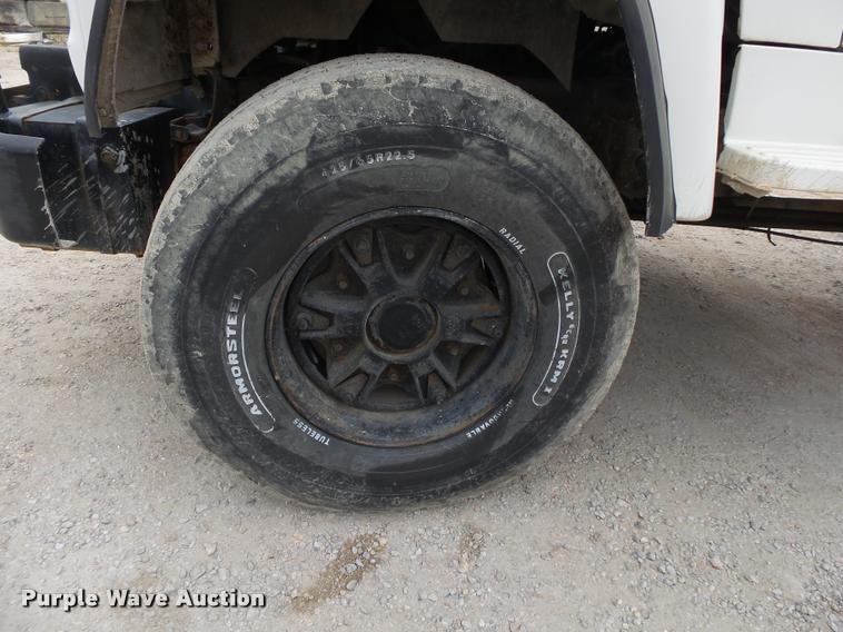 image for item DA2664 1997 Ford LT8000 ready mix truck