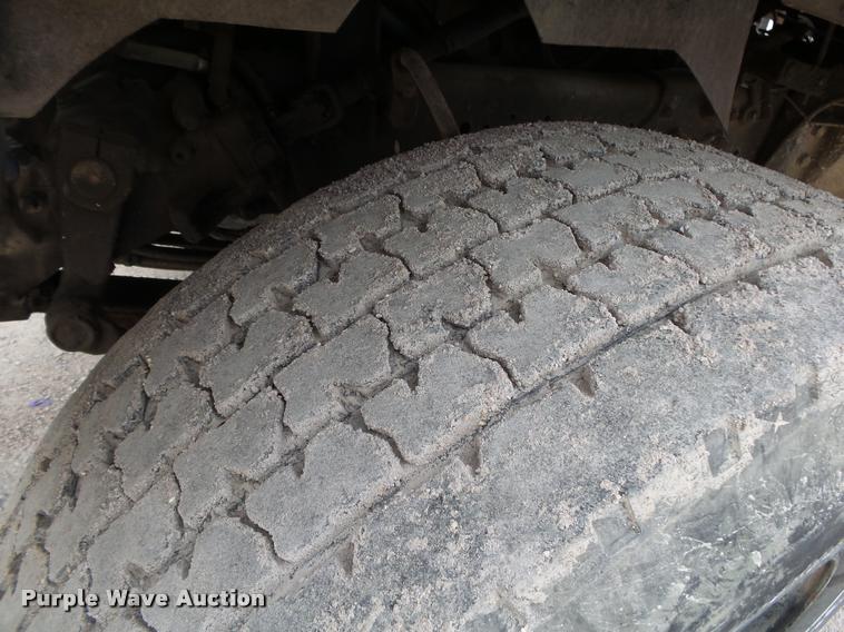 image for item DA2664 1997 Ford LT8000 ready mix truck