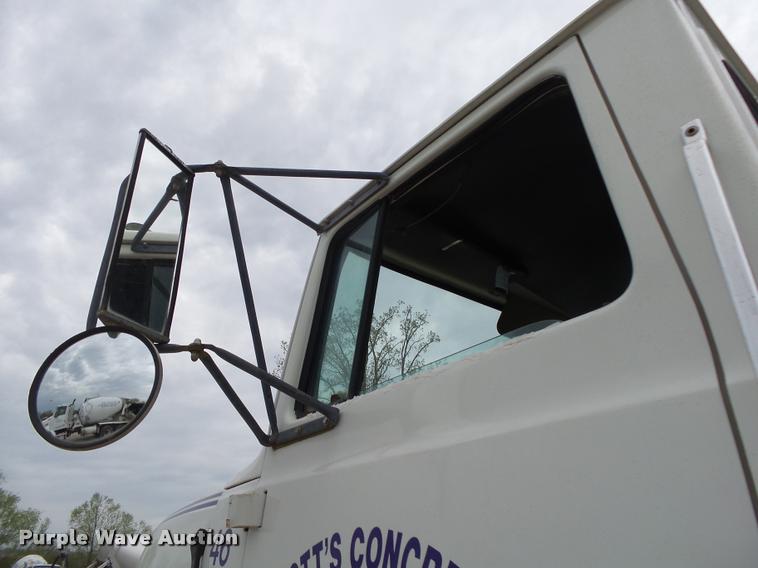 image for item DA2664 1997 Ford LT8000 ready mix truck