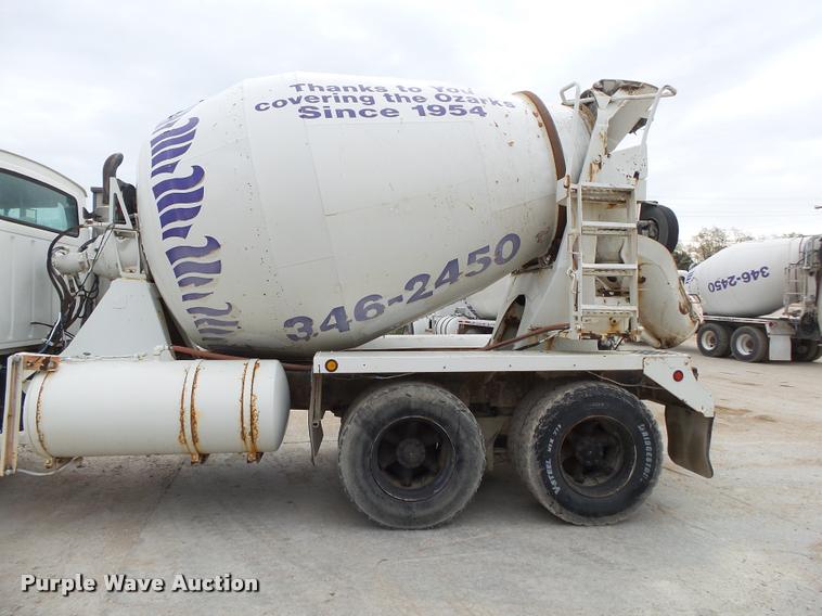 image for item DA2664 1997 Ford LT8000 ready mix truck