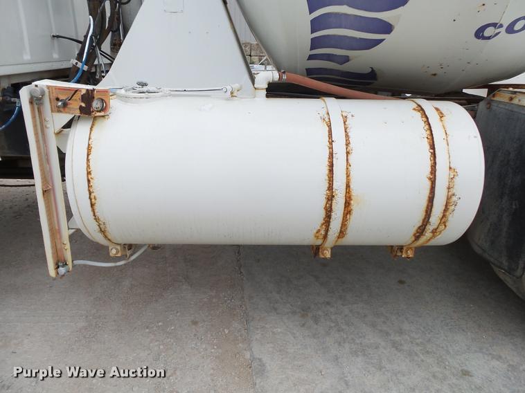 image for item DA2664 1997 Ford LT8000 ready mix truck