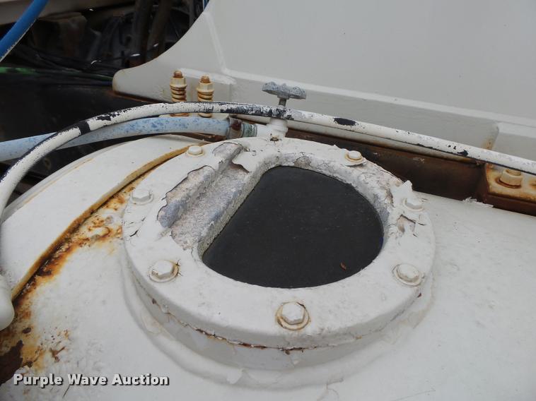 image for item DA2664 1997 Ford LT8000 ready mix truck