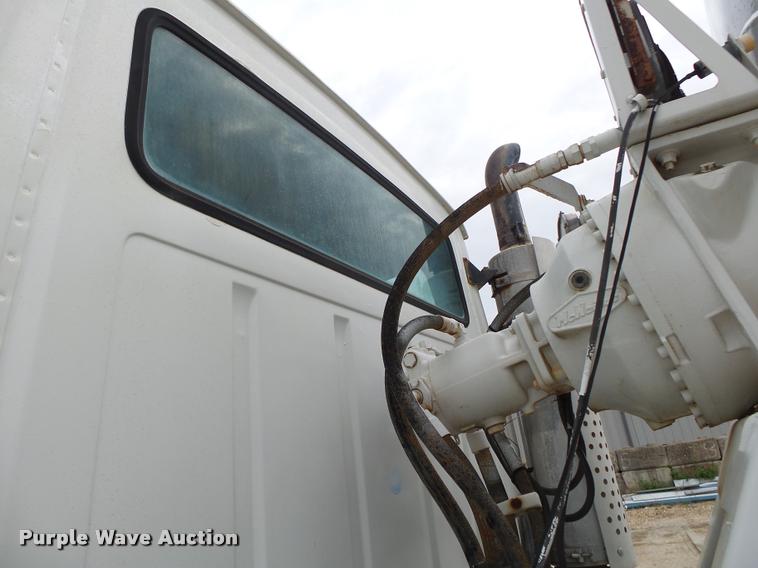 image for item DA2664 1997 Ford LT8000 ready mix truck