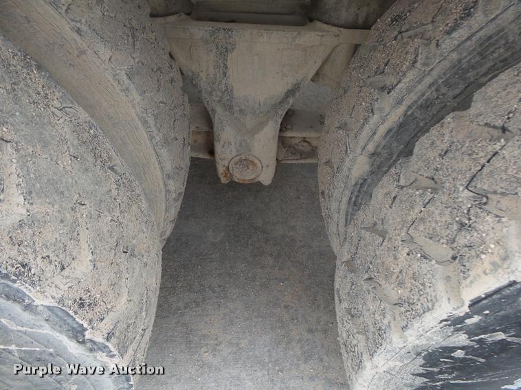 image for item DA2664 1997 Ford LT8000 ready mix truck